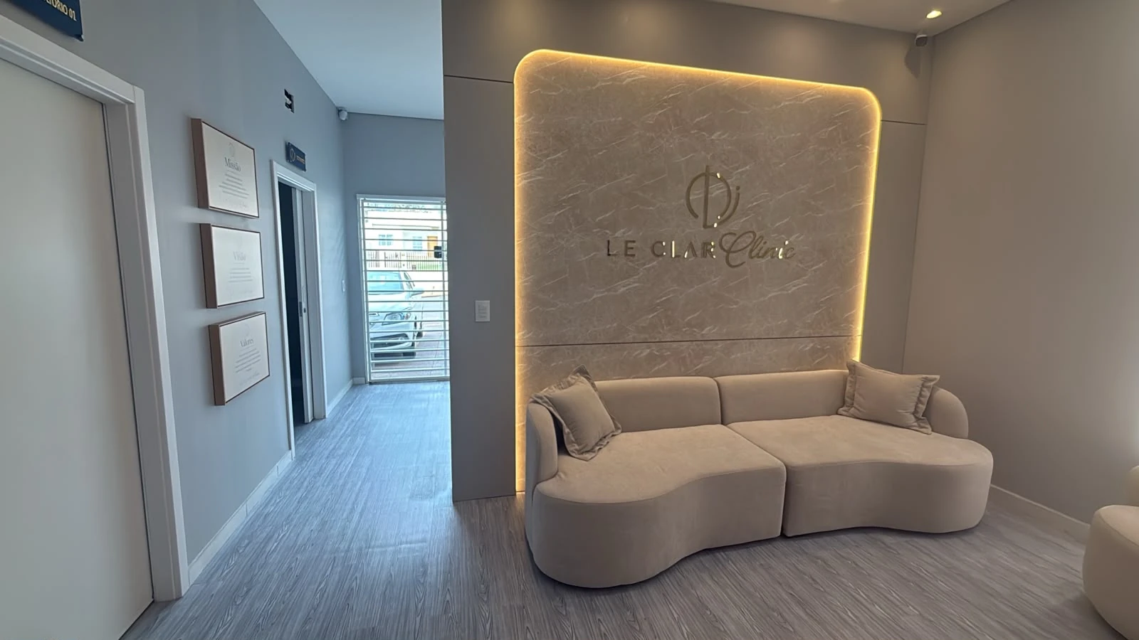 Sala de espera da Le Clair Clinic